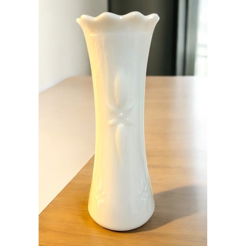 Vtg Atomic Vase MCM O. Brody Milk Glass Star Burst Ruffled Edge Vase 10.5”
